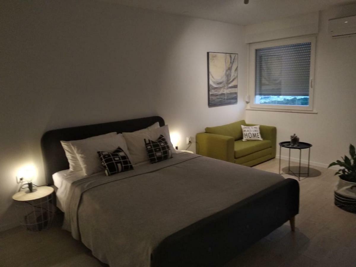 Sky Apartment Pula Exterior photo