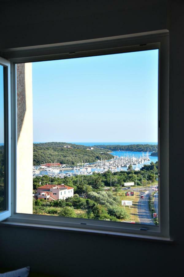 Sky Apartment Pula Exterior photo